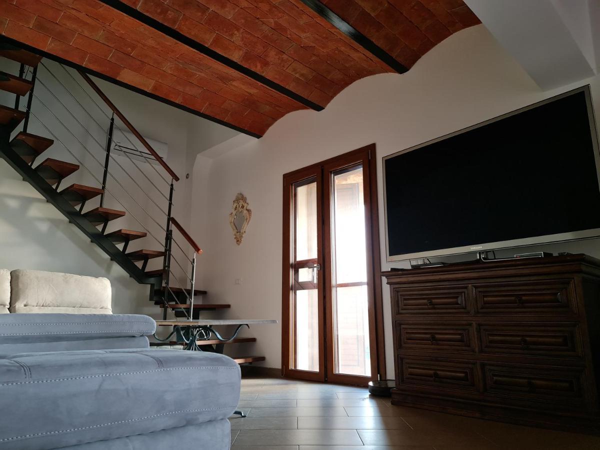 Il Panorama Apartment Montescudaio Luaran gambar