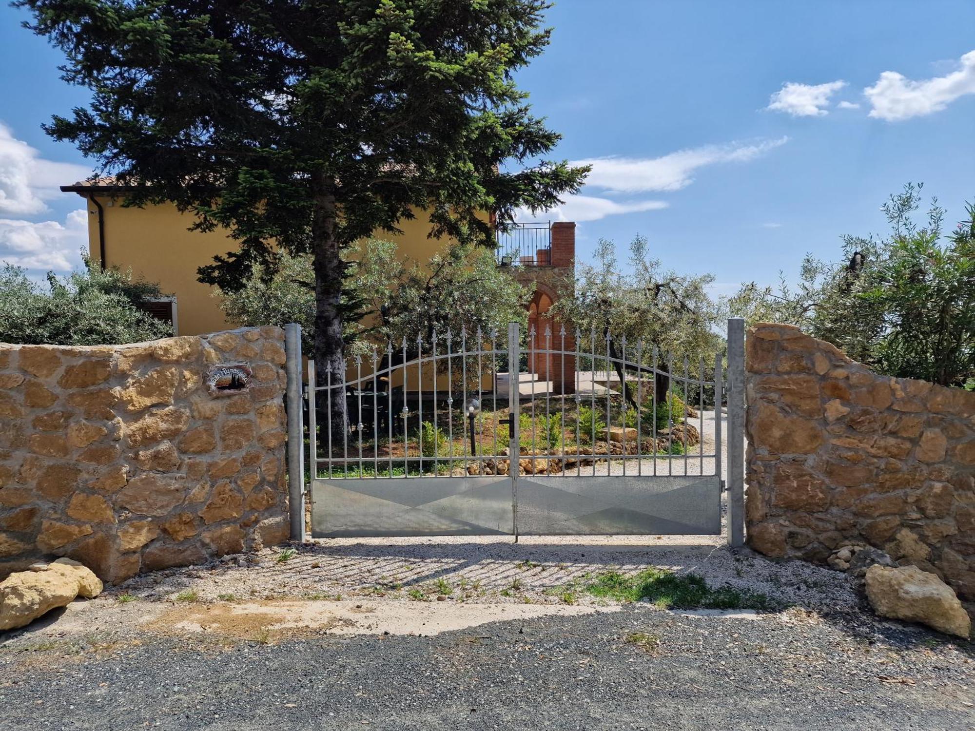 Il Panorama Apartment Montescudaio Luaran gambar